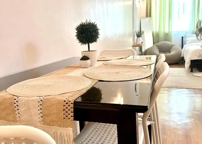 Cozy Near Moa Airport Aseana Pitx Apartamento *