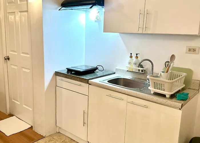Cozy Near Moa Airport Aseana Pitx Apartamento