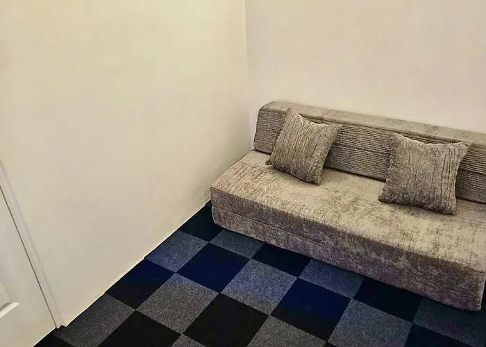 Cozy Near Moa Airport Aseana Pitx Apartamento *